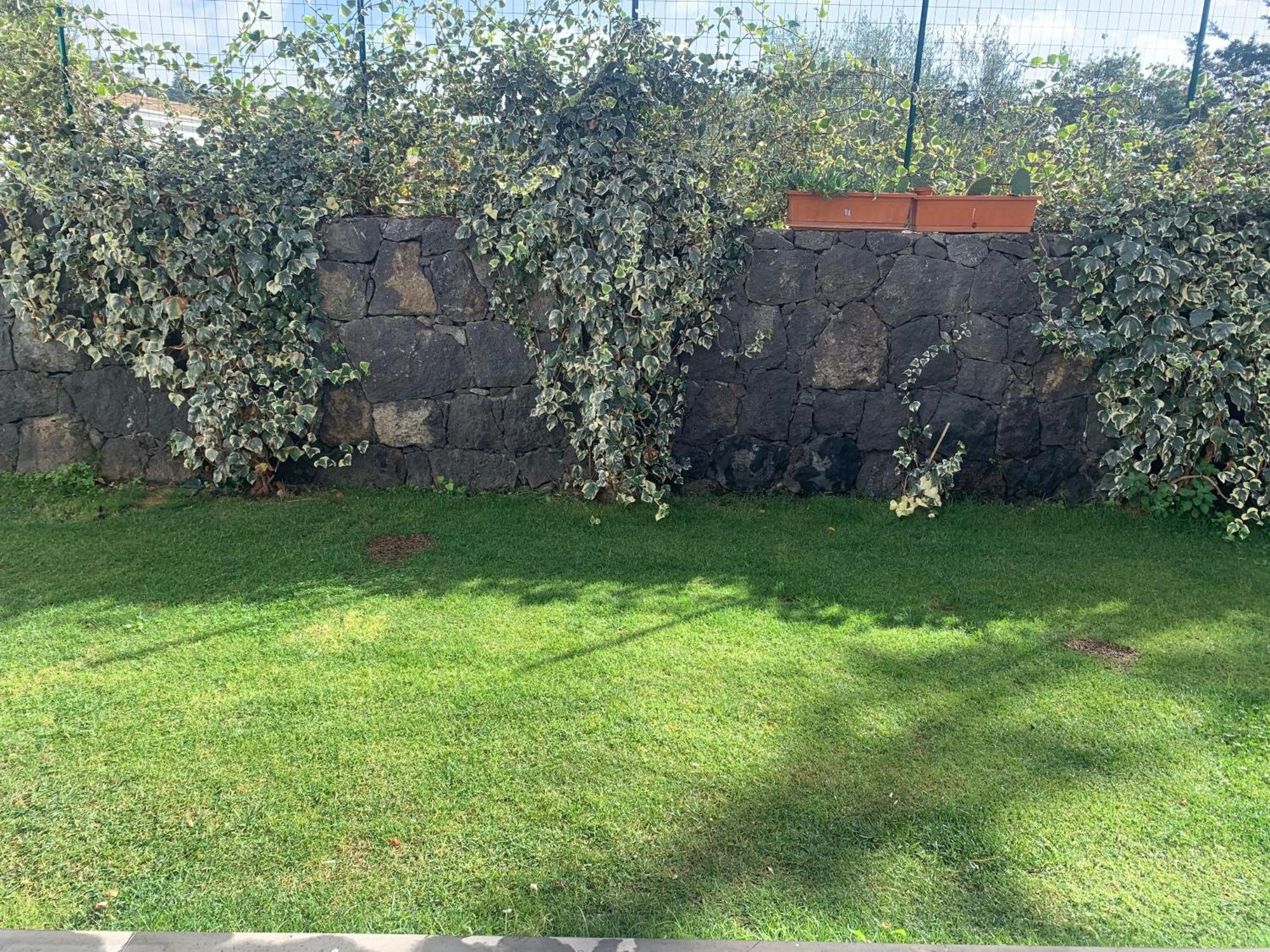 Villa In Affitto Ragalna Exterior foto